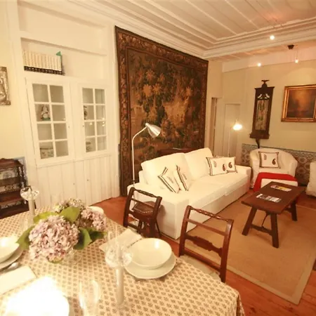 Superb 2 Bedroom In Apartment *
