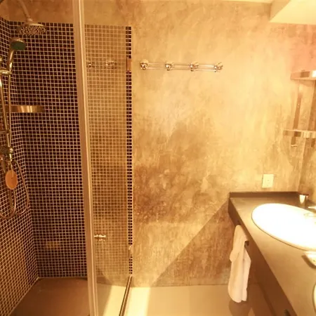 Apartment Superb 2 Bedroom In