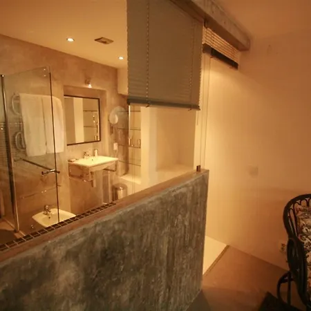 Superb 2 Bedroom In Apartment Lisbon